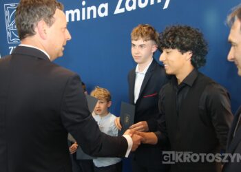 Sportowe święto w Zdunach! Burmistrz nagrodził najlepszych zawodników i trenerów