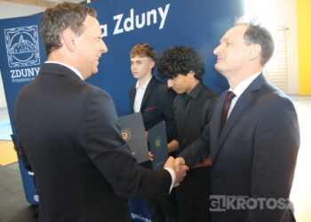 Sportowe święto w Zdunach! Burmistrz nagrodził najlepszych zawodników i trenerów