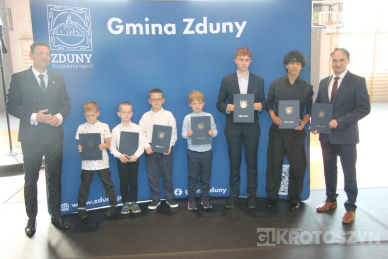 Sportowe święto w Zdunach! Burmistrz nagrodził najlepszych zawodników i trenerów