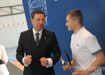 Sportowe święto w Zdunach! Burmistrz nagrodził najlepszych zawodników i trenerów