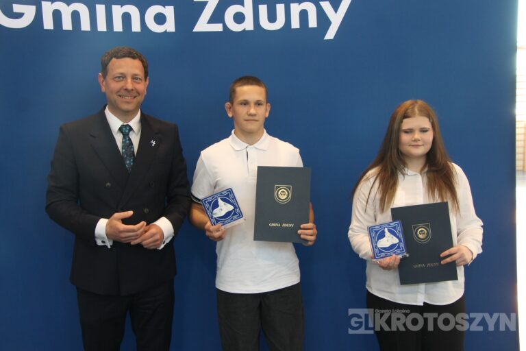 Sportowe święto w Zdunach! Burmistrz nagrodził najlepszych zawodników i trenerów
