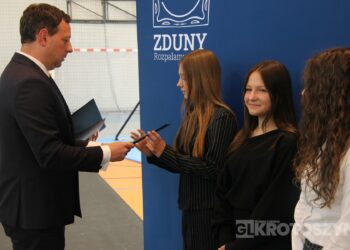Sportowe święto w Zdunach! Burmistrz nagrodził najlepszych zawodników i trenerów