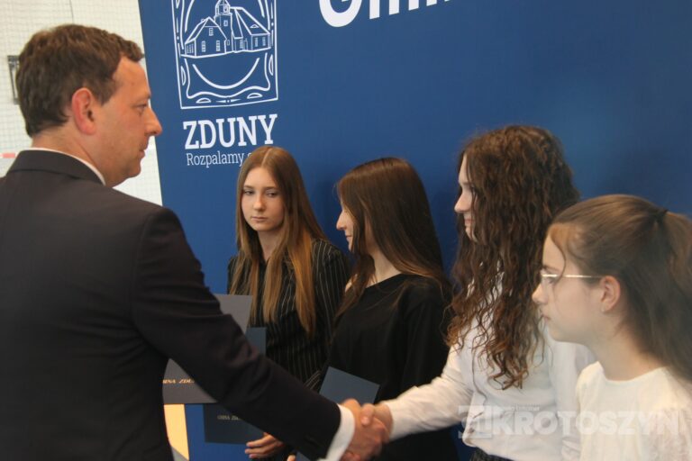Sportowe święto w Zdunach! Burmistrz nagrodził najlepszych zawodników i trenerów
