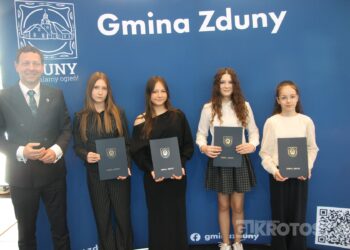 Sportowe święto w Zdunach! Burmistrz nagrodził najlepszych zawodników i trenerów