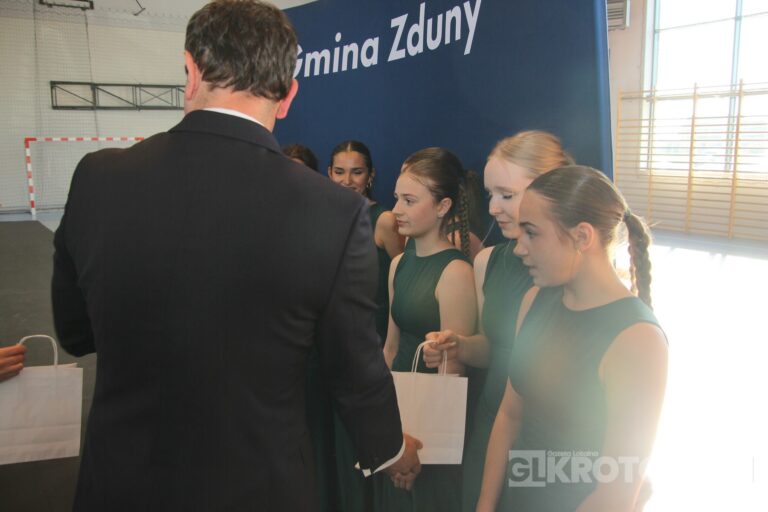 Sportowe święto w Zdunach! Burmistrz nagrodził najlepszych zawodników i trenerów