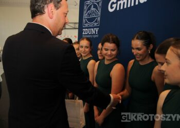 Sportowe święto w Zdunach! Burmistrz nagrodził najlepszych zawodników i trenerów