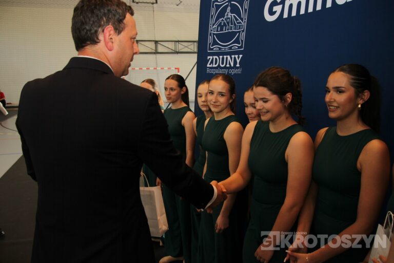 Sportowe święto w Zdunach! Burmistrz nagrodził najlepszych zawodników i trenerów