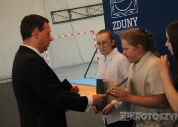 Sportowe święto w Zdunach! Burmistrz nagrodził najlepszych zawodników i trenerów