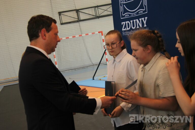 Sportowe święto w Zdunach! Burmistrz nagrodził najlepszych zawodników i trenerów