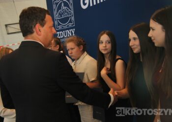 Sportowe święto w Zdunach! Burmistrz nagrodził najlepszych zawodników i trenerów
