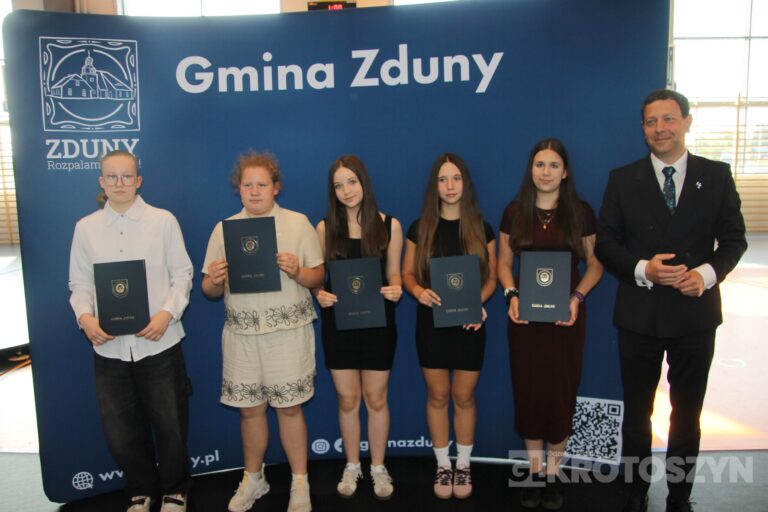Sportowe święto w Zdunach! Burmistrz nagrodził najlepszych zawodników i trenerów