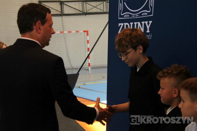 Sportowe święto w Zdunach! Burmistrz nagrodził najlepszych zawodników i trenerów