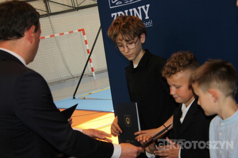 Sportowe święto w Zdunach! Burmistrz nagrodził najlepszych zawodników i trenerów