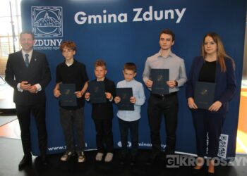 Sportowe święto w Zdunach! Burmistrz nagrodził najlepszych zawodników i trenerów