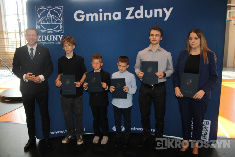 Sportowe święto w Zdunach! Burmistrz nagrodził najlepszych zawodników i trenerów