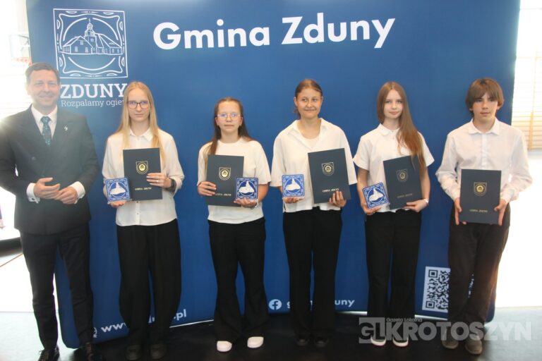 Sportowe święto w Zdunach! Burmistrz nagrodził najlepszych zawodników i trenerów