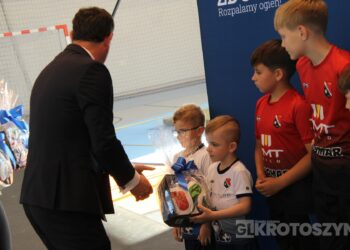 Sportowe święto w Zdunach! Burmistrz nagrodził najlepszych zawodników i trenerów