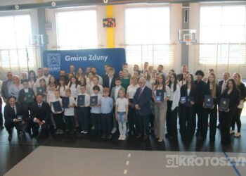 Sportowe święto w Zdunach! Burmistrz nagrodził najlepszych zawodników i trenerów