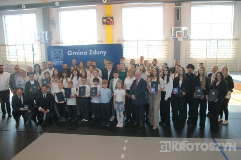 Sportowe święto w Zdunach! Burmistrz nagrodził najlepszych zawodników i trenerów