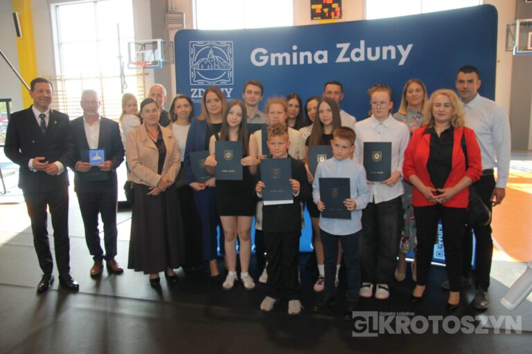 Sportowe święto w Zdunach! Burmistrz nagrodził najlepszych zawodników i trenerów