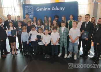 Sportowe święto w Zdunach! Burmistrz nagrodził najlepszych zawodników i trenerów