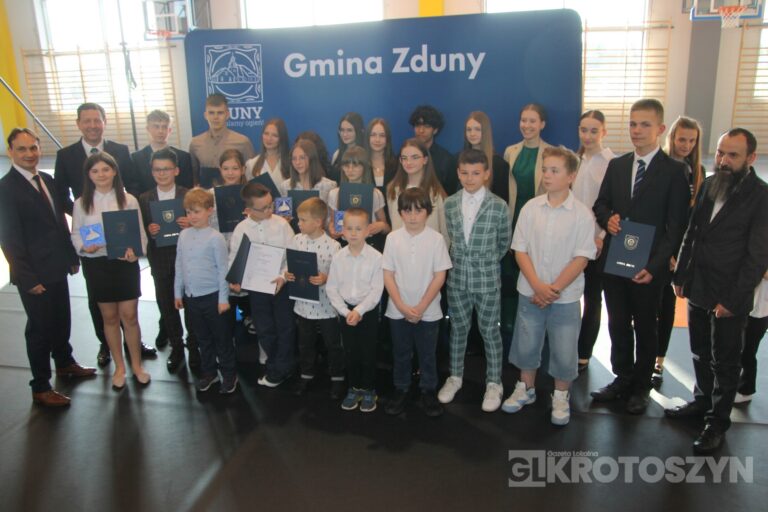 Sportowe święto w Zdunach! Burmistrz nagrodził najlepszych zawodników i trenerów