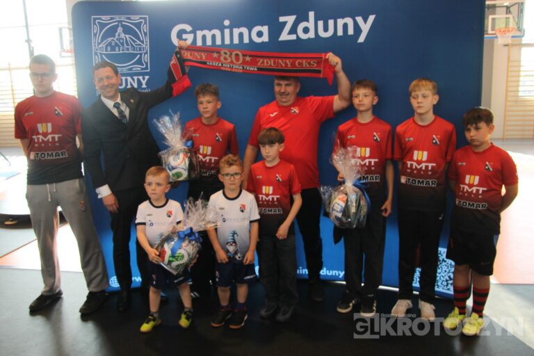 Sportowe święto w Zdunach! Burmistrz nagrodził najlepszych zawodników i trenerów
