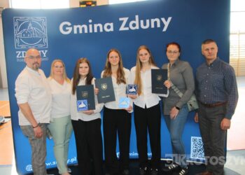 Sportowe święto w Zdunach! Burmistrz nagrodził najlepszych zawodników i trenerów