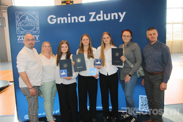 Sportowe święto w Zdunach! Burmistrz nagrodził najlepszych zawodników i trenerów