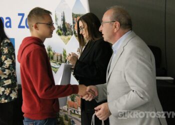 Geograficzni mistrzowie powiatu wyłonieni! Emocjonująca rywalizacja w Zdunach