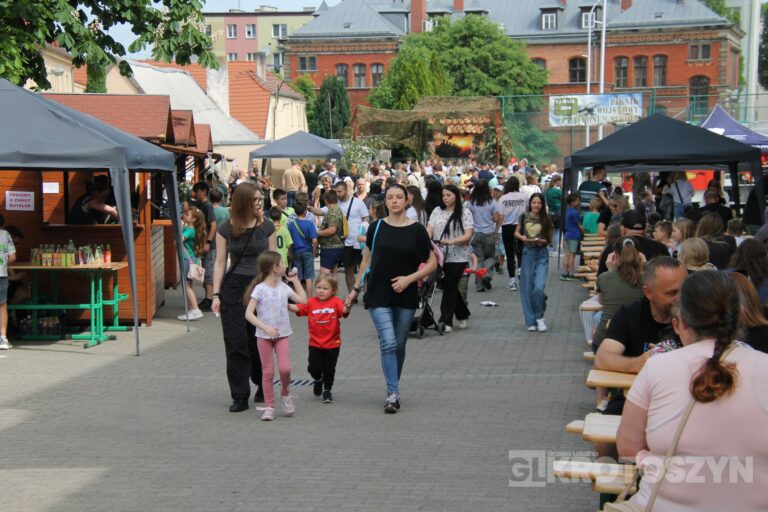 Wojsko, motocykle i tłumy mieszkańców. „Czwórka” znów połączyła pokolenia