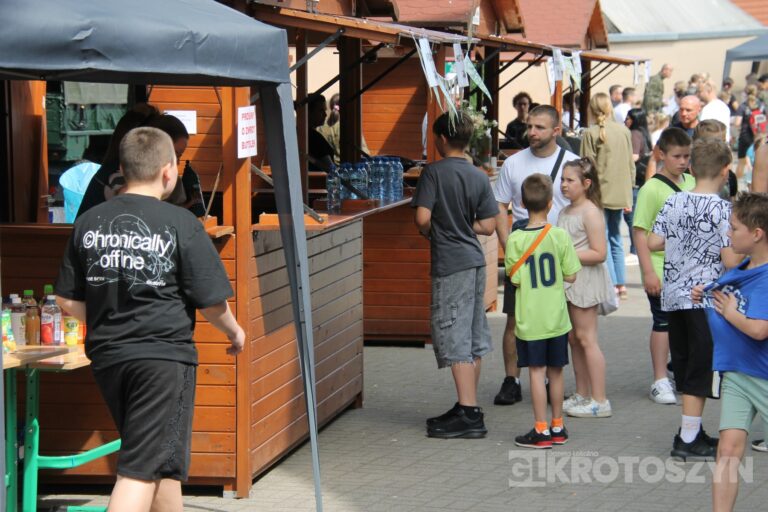 Wojsko, motocykle i tłumy mieszkańców. „Czwórka” znów połączyła pokolenia