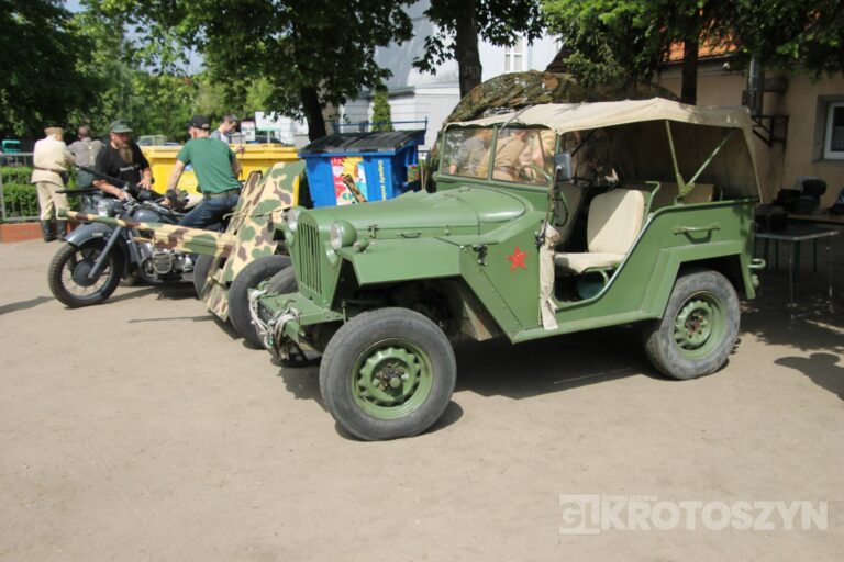 Wojsko, motocykle i tłumy mieszkańców. „Czwórka” znów połączyła pokolenia