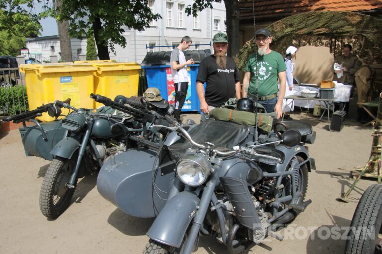 Wojsko, motocykle i tłumy mieszkańców. „Czwórka” znów połączyła pokolenia