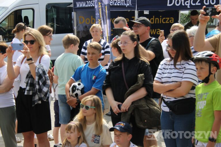 Wojsko, motocykle i tłumy mieszkańców. „Czwórka” znów połączyła pokolenia