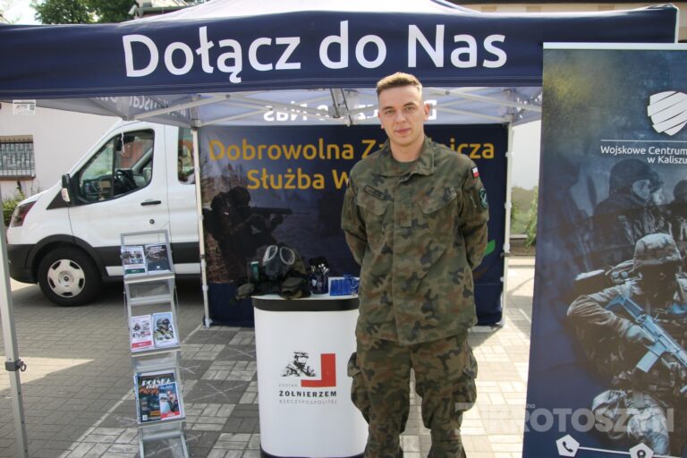Wojsko, motocykle i tłumy mieszkańców. „Czwórka” znów połączyła pokolenia