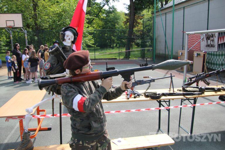 Wojsko, motocykle i tłumy mieszkańców. „Czwórka” znów połączyła pokolenia