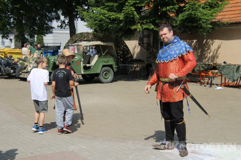 Wojsko, motocykle i tłumy mieszkańców. „Czwórka” znów połączyła pokolenia