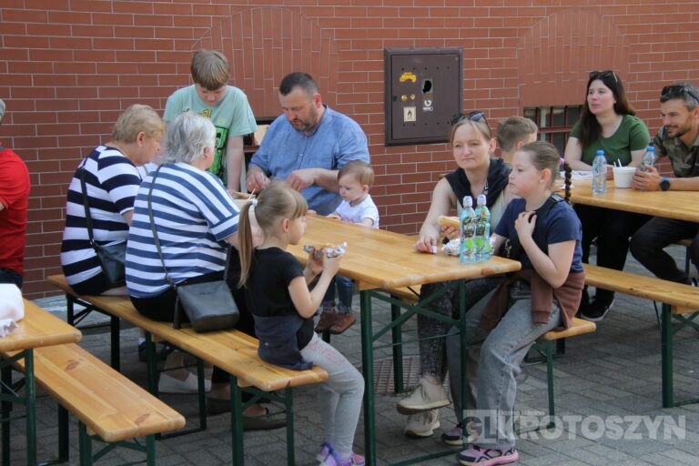 Wojsko, motocykle i tłumy mieszkańców. „Czwórka” znów połączyła pokolenia