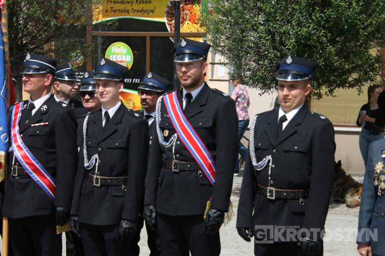 Strażacy świętowali w Krotoszynie. Były odznaczenia, awanse i widowiskowy piknik ratowniczy