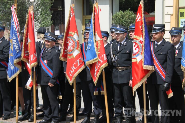Strażacy świętowali w Krotoszynie. Były odznaczenia, awanse i widowiskowy piknik ratowniczy