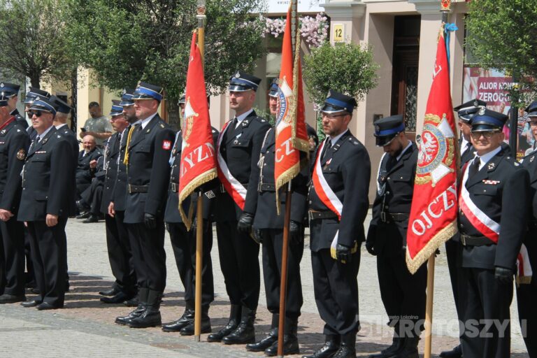 Strażacy świętowali w Krotoszynie. Były odznaczenia, awanse i widowiskowy piknik ratowniczy