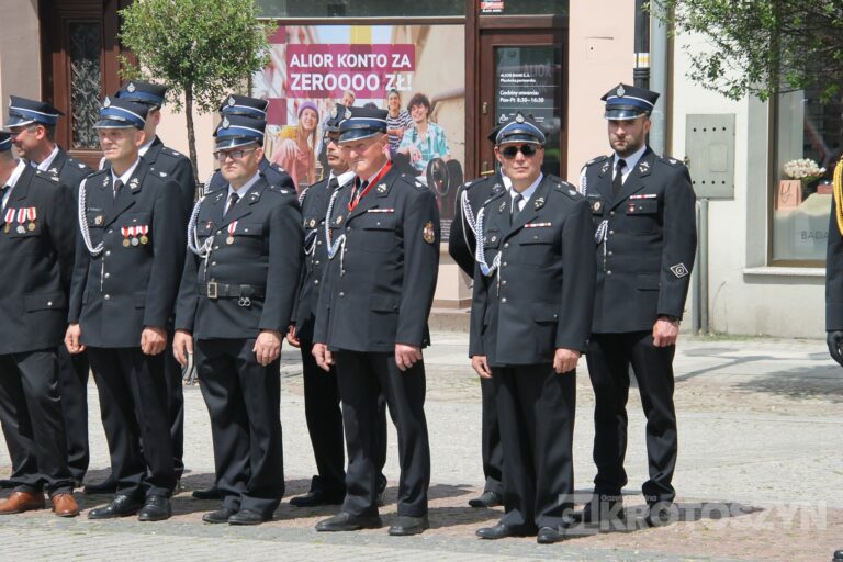 Strażacy świętowali w Krotoszynie. Były odznaczenia, awanse i widowiskowy piknik ratowniczy