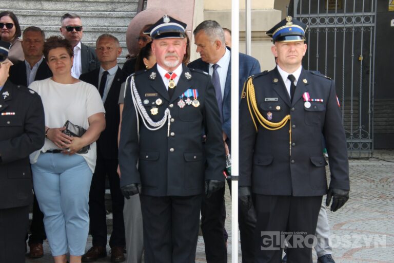 Strażacy świętowali w Krotoszynie. Były odznaczenia, awanse i widowiskowy piknik ratowniczy