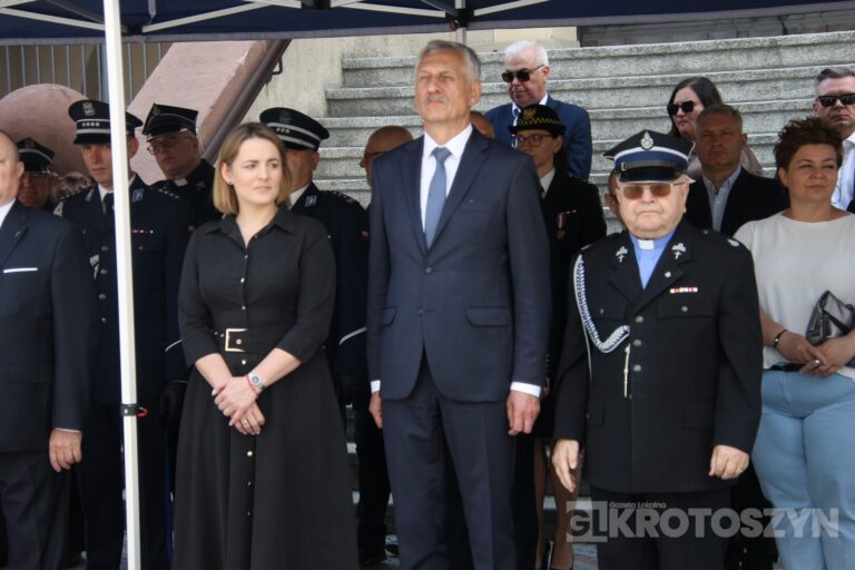 Strażacy świętowali w Krotoszynie. Były odznaczenia, awanse i widowiskowy piknik ratowniczy