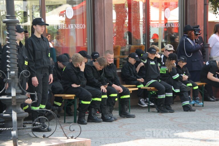 Strażacy świętowali w Krotoszynie. Były odznaczenia, awanse i widowiskowy piknik ratowniczy
