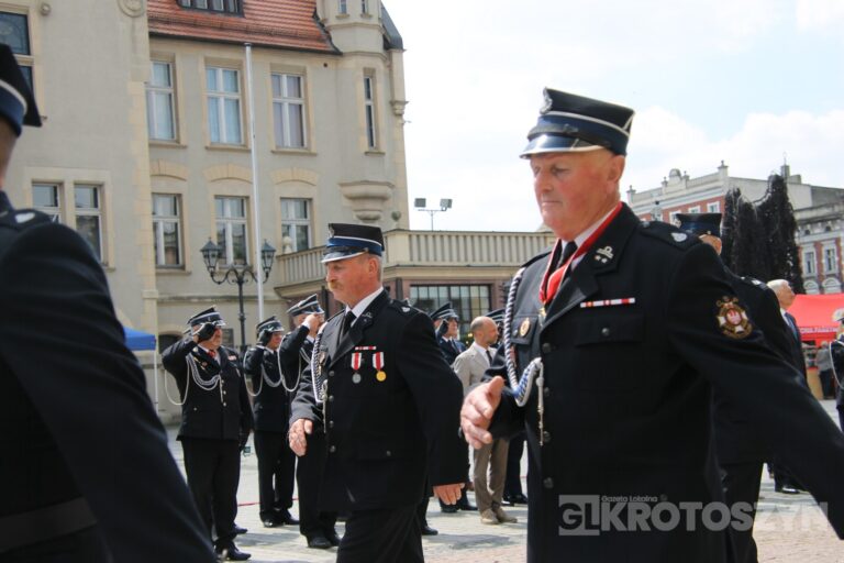Strażacy świętowali w Krotoszynie. Były odznaczenia, awanse i widowiskowy piknik ratowniczy