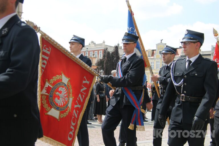 Strażacy świętowali w Krotoszynie. Były odznaczenia, awanse i widowiskowy piknik ratowniczy