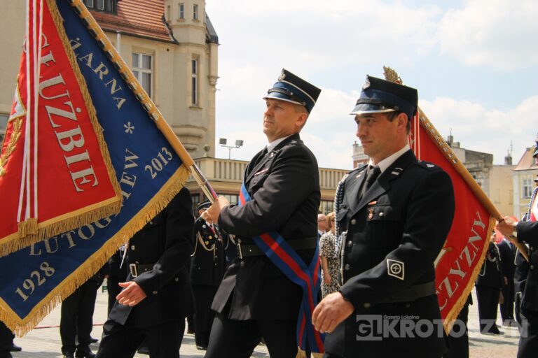 Strażacy świętowali w Krotoszynie. Były odznaczenia, awanse i widowiskowy piknik ratowniczy
