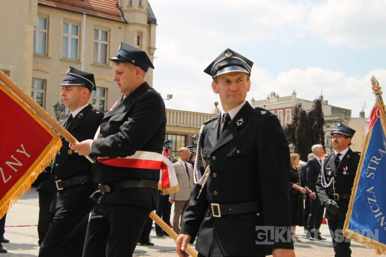 Strażacy świętowali w Krotoszynie. Były odznaczenia, awanse i widowiskowy piknik ratowniczy